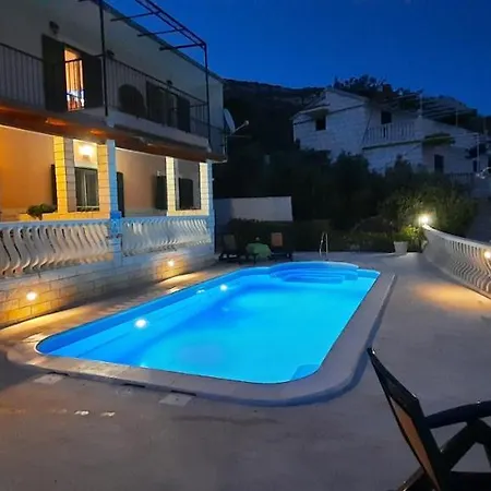 Suho Lejlighed Komiža
